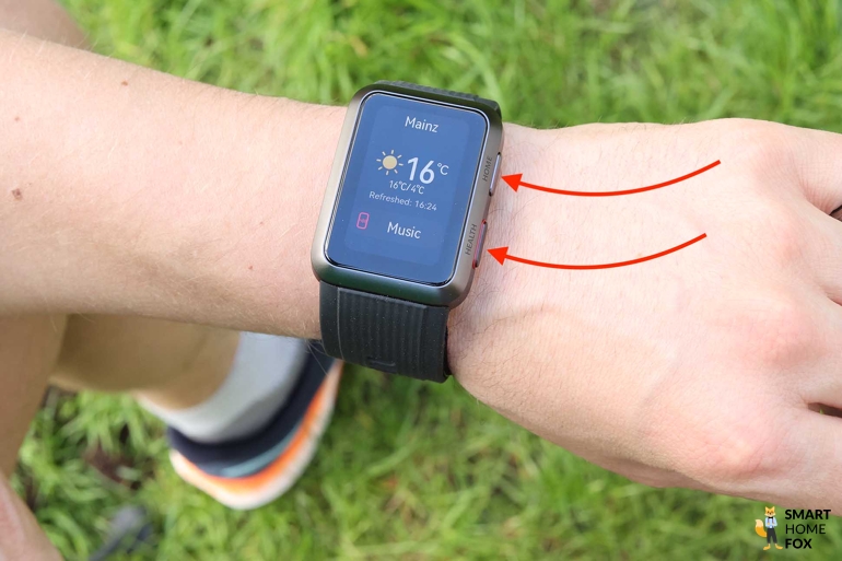 На боковой стороне Huawei Watch D видны две кнопки.