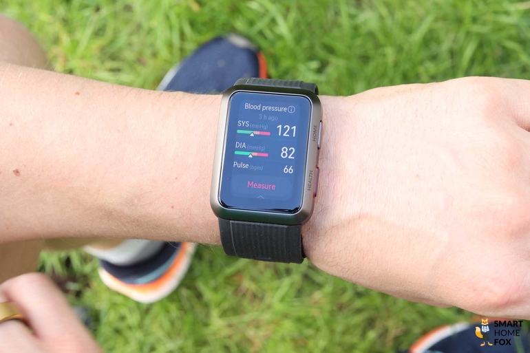 Вы можете увидеть виджет кровяного давления на Huawei Watch D.