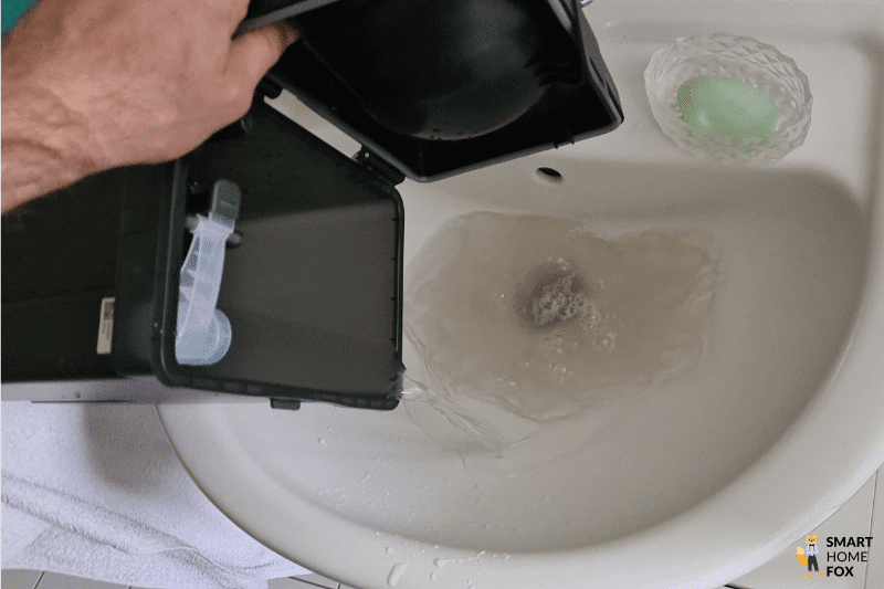 Пустая емкость для грязной воды Roborock Q-Revo.