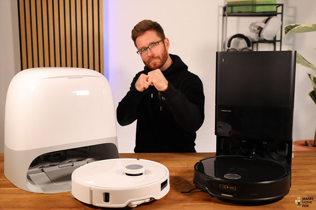 Roborock QRevo Curv стоит рядом с Roborock QRevo Slim для сравнения.