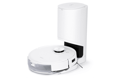 Ecovacs Deebot T9 стоит на станции самоочистки