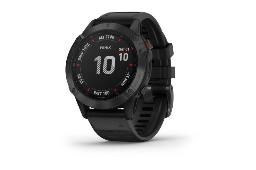 Вы можете увидеть Garmin Fenix 6 Pro на белом фоне
