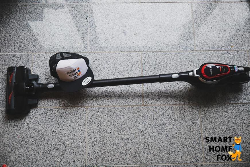 BOSCH Unlimited Pro Power лежит на полу