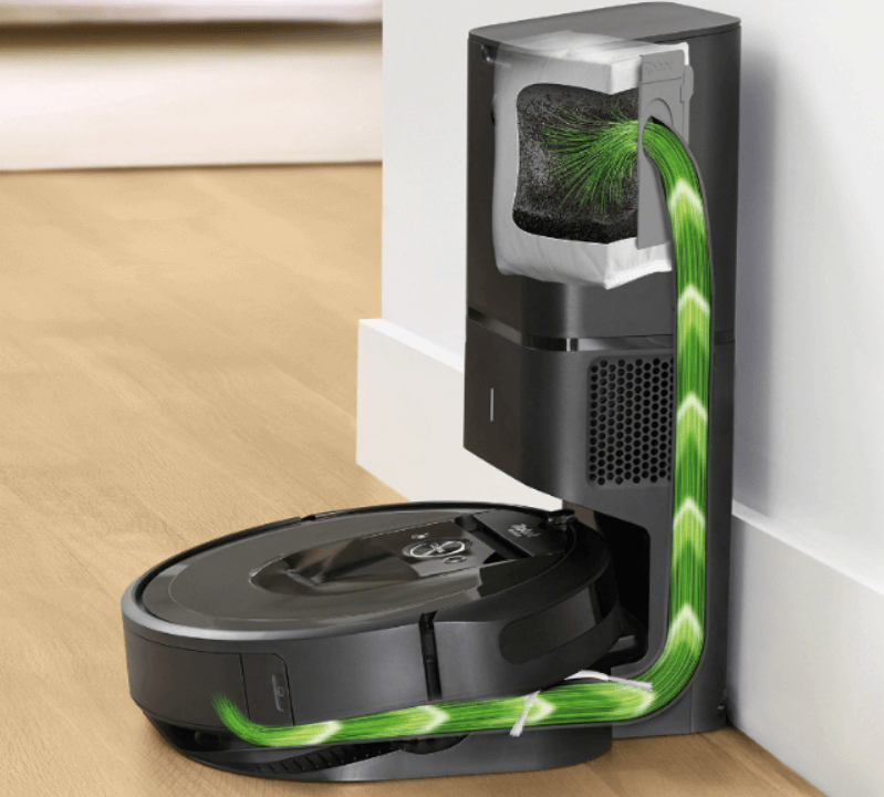 Показано функционирование станции самоочищения iRobot Roomba i7+.